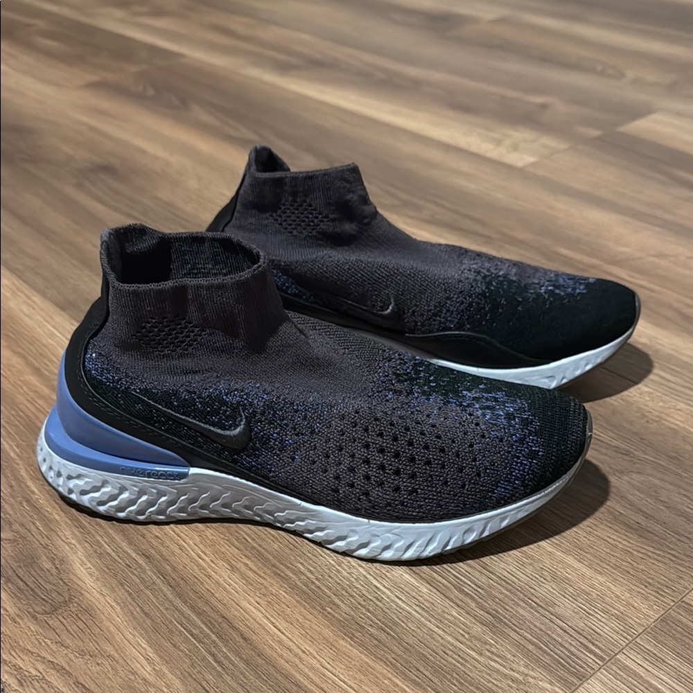 Nike Rise React Flyknit - Thunder Grey Sapphire - Picture 2 of 4